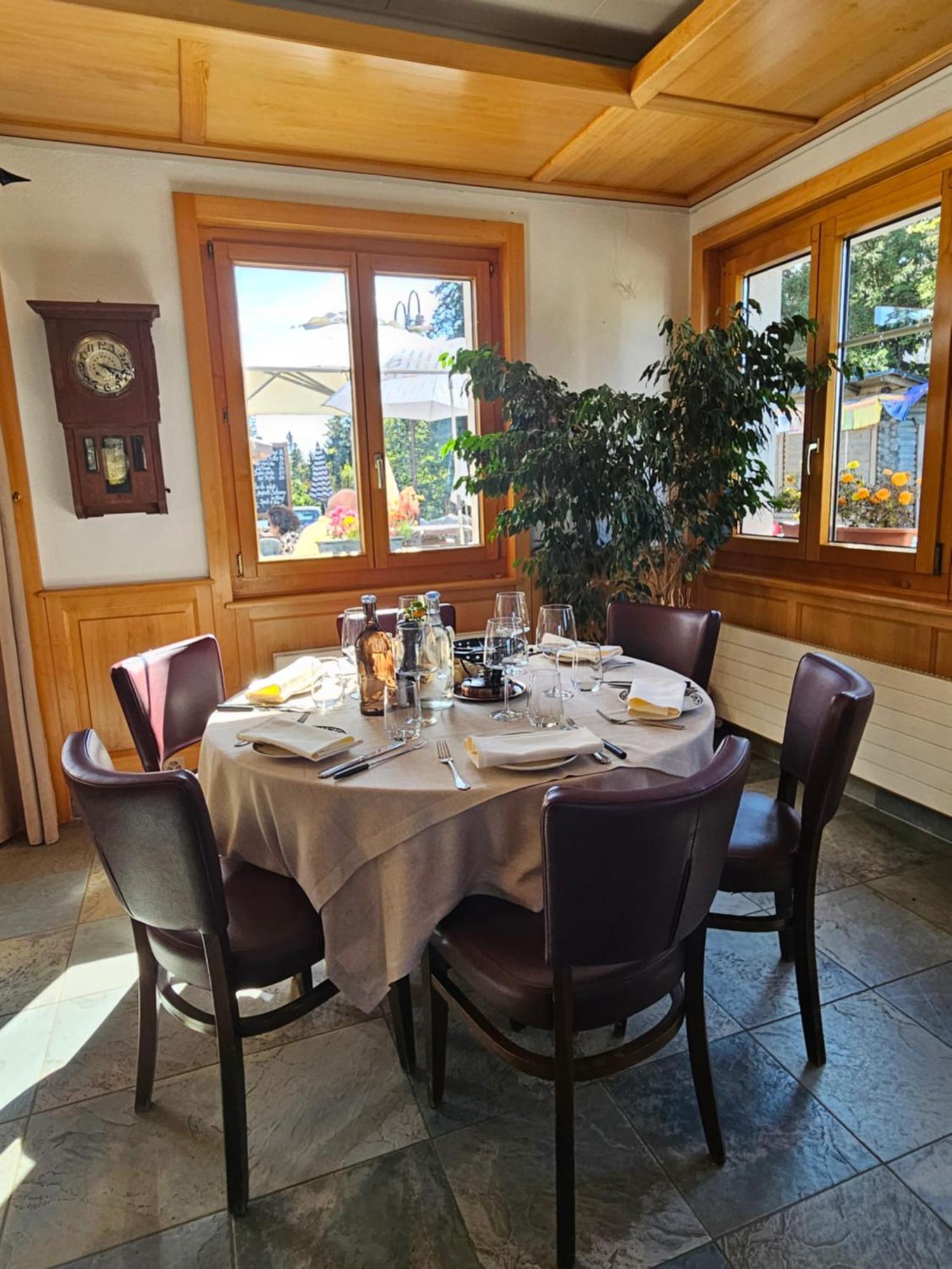 Hotel Restaurant Du Marchairuz Le Brassus Bagian luar foto