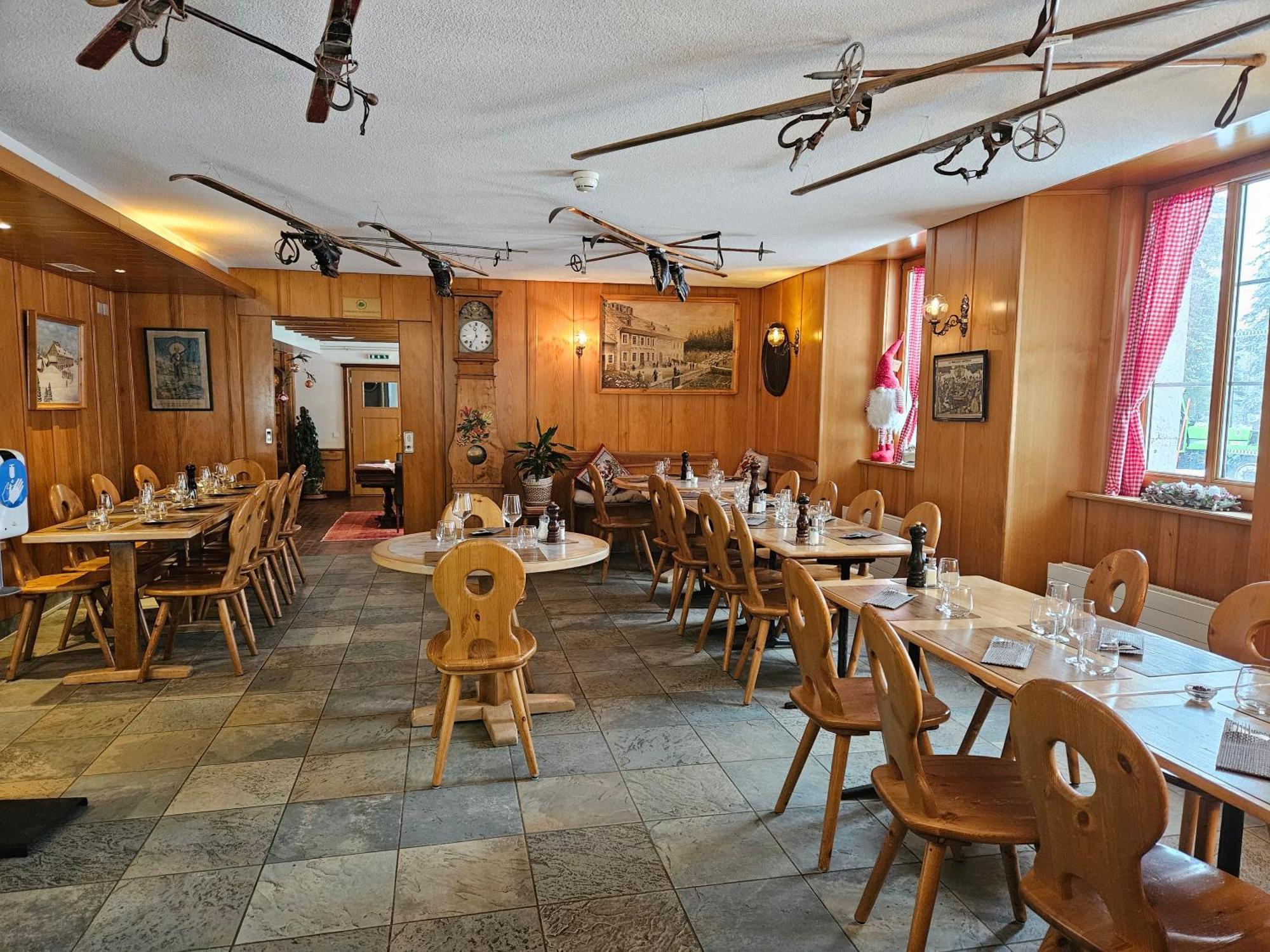 Hotel Restaurant Du Marchairuz Le Brassus Bagian luar foto