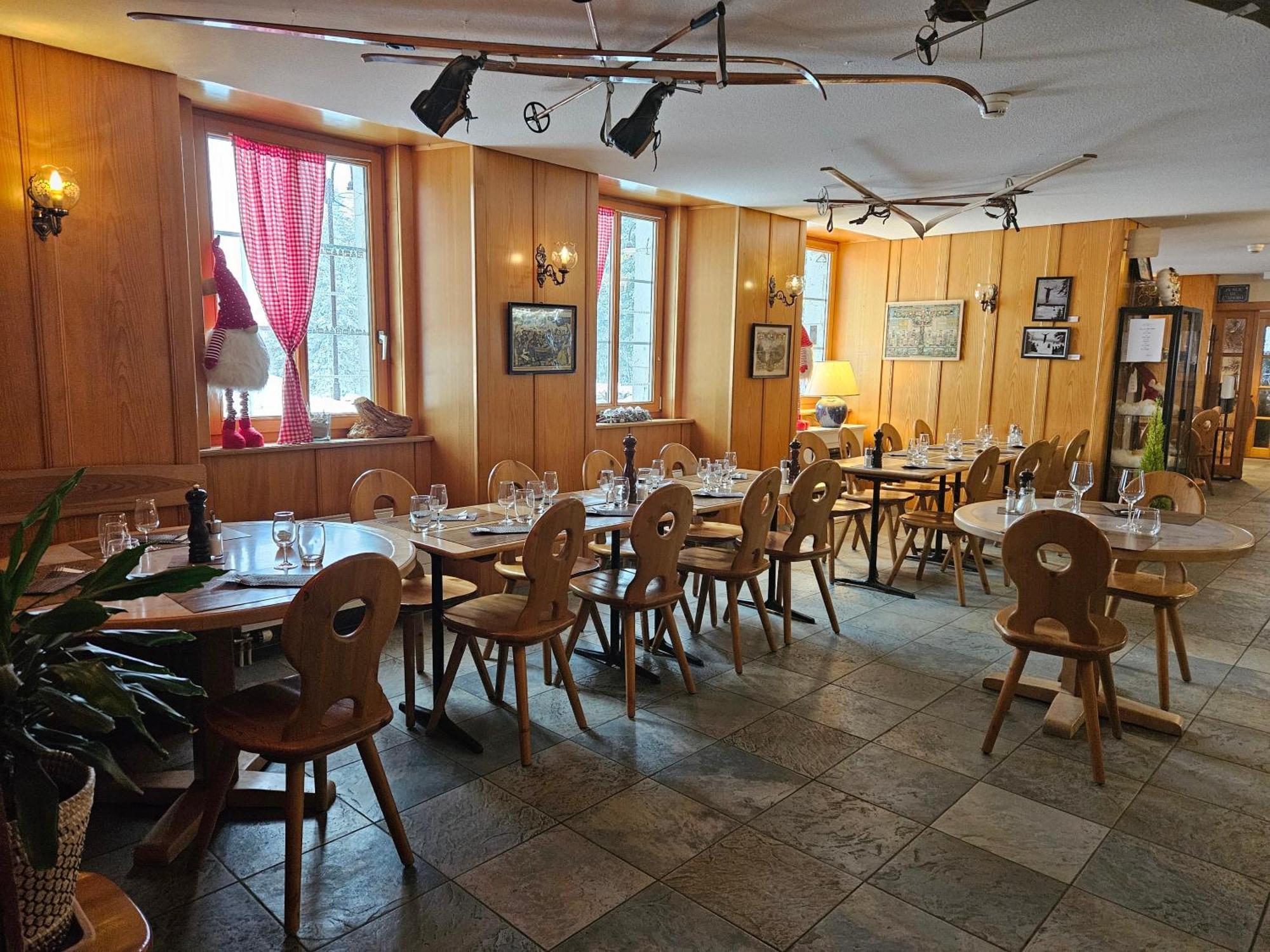 Hotel Restaurant Du Marchairuz Le Brassus Bagian luar foto